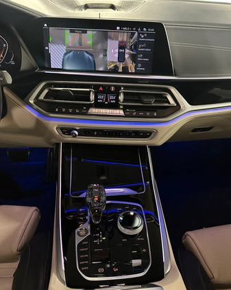 BMW X7 cena 389000 przebieg: 101000, rok produkcji 2019 z Skalbmierz małe 742